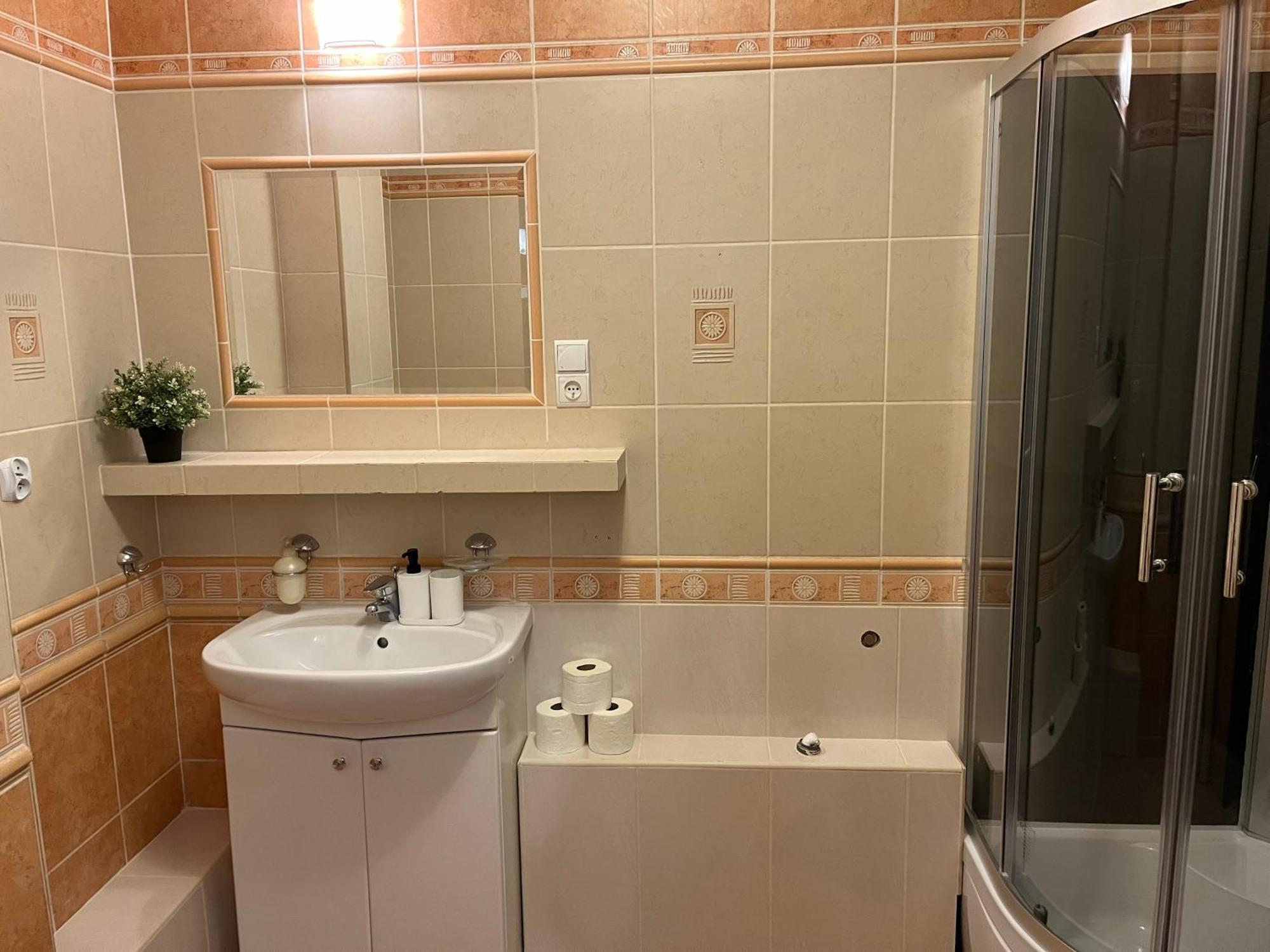 Coser Apartamenty Grzybowska Варшава Екстериор снимка
