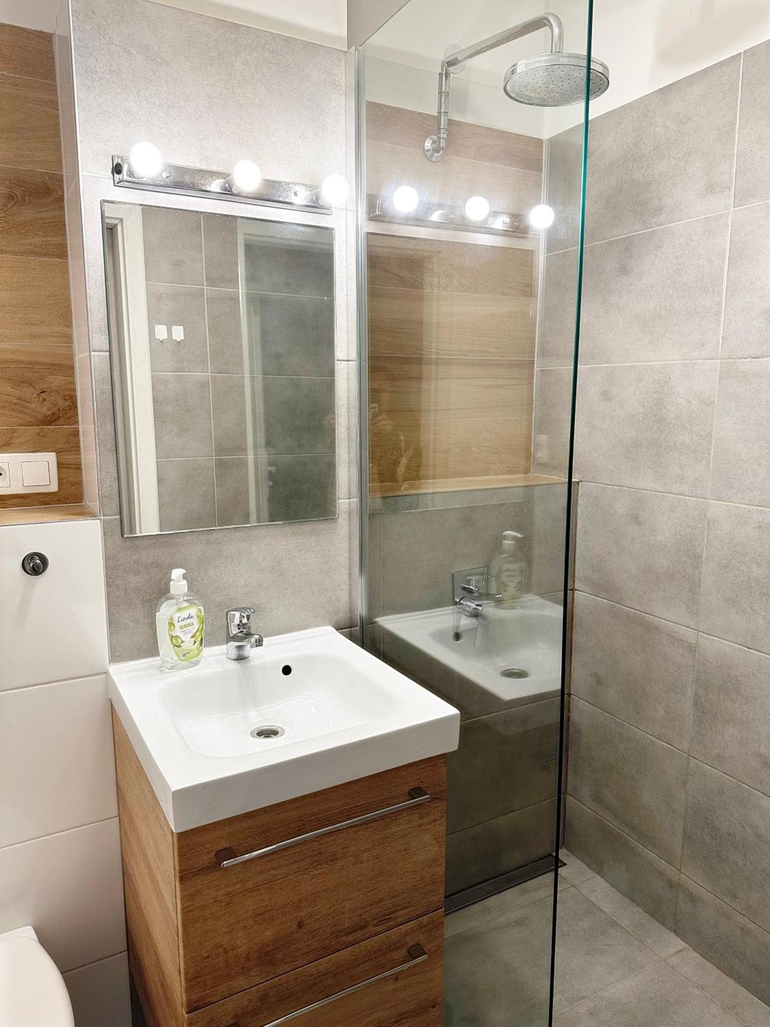 Coser Apartamenty Grzybowska Варшава Екстериор снимка