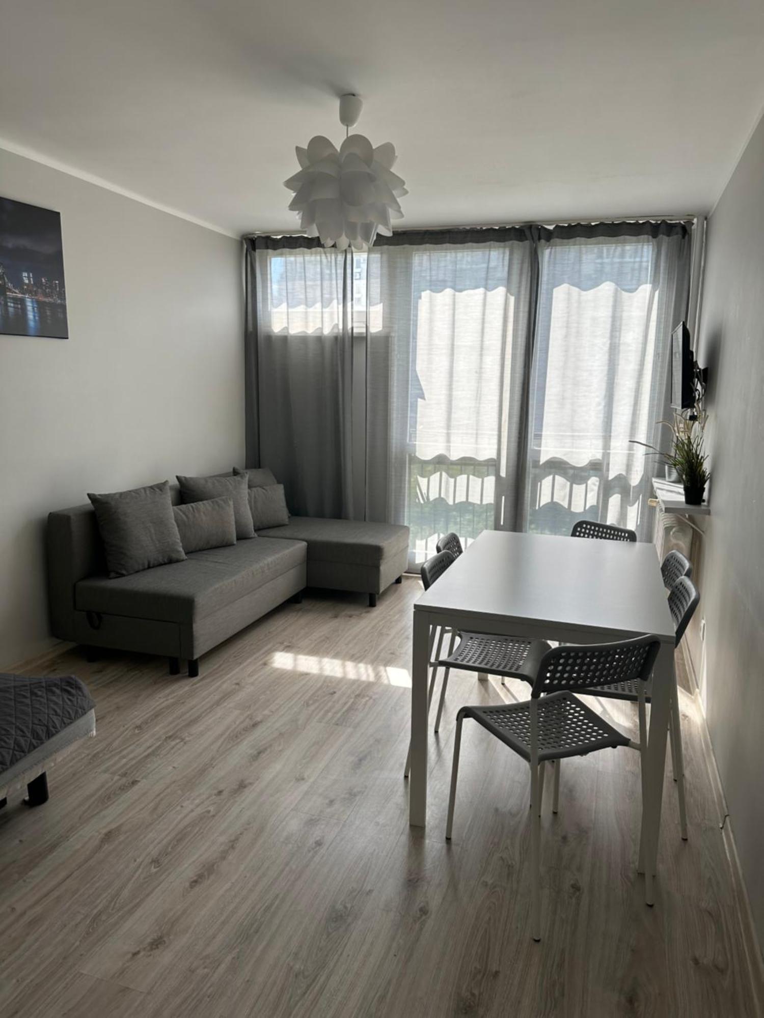 Coser Apartamenty Grzybowska Варшава Екстериор снимка